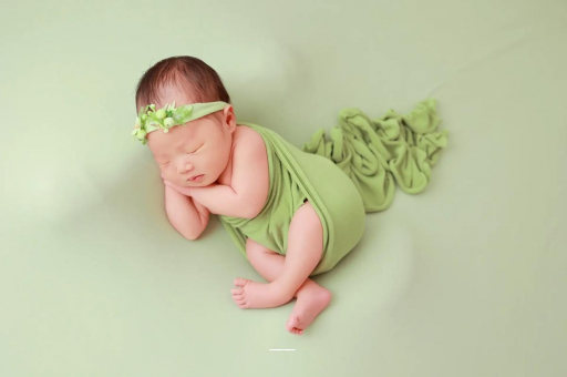 湖州宝宝拍嗝吐奶